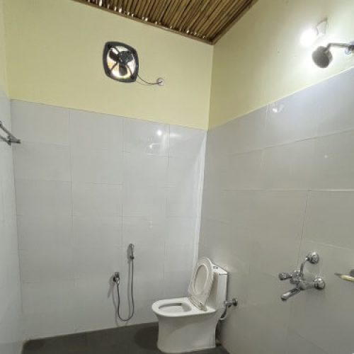 Executive River View AC Cottage – Triple