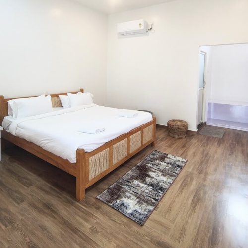 Executive pond view AC Cottage – Double