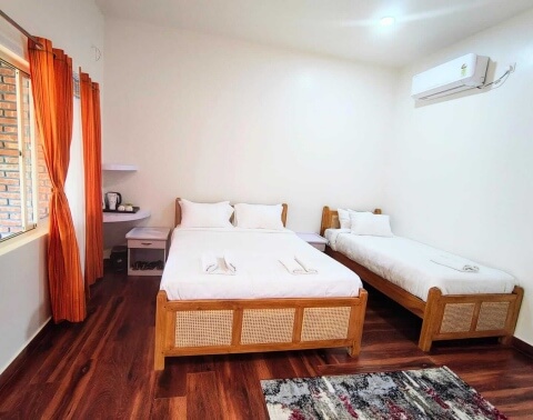 POND VIEW EXECUTIVE AC TRIPLE ROOM